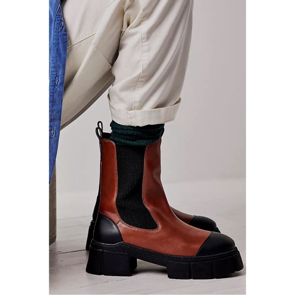 Free People Maren Mid Chelsea Black and Brown Women's Boots - 38.5